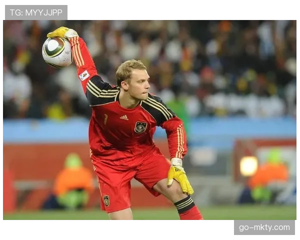 里程碑：诺伊尔完成德甲第500次出场，历史第三人